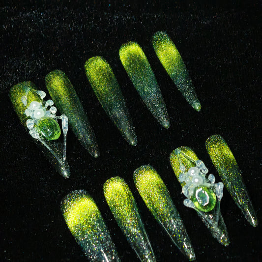 Luxury Emerald Green Glitter Press On Nails with 3D Spider Decor, Gothic Halloween Nail Tips for Women, Long Fake Nails Full Cover Reusable Manicure Set