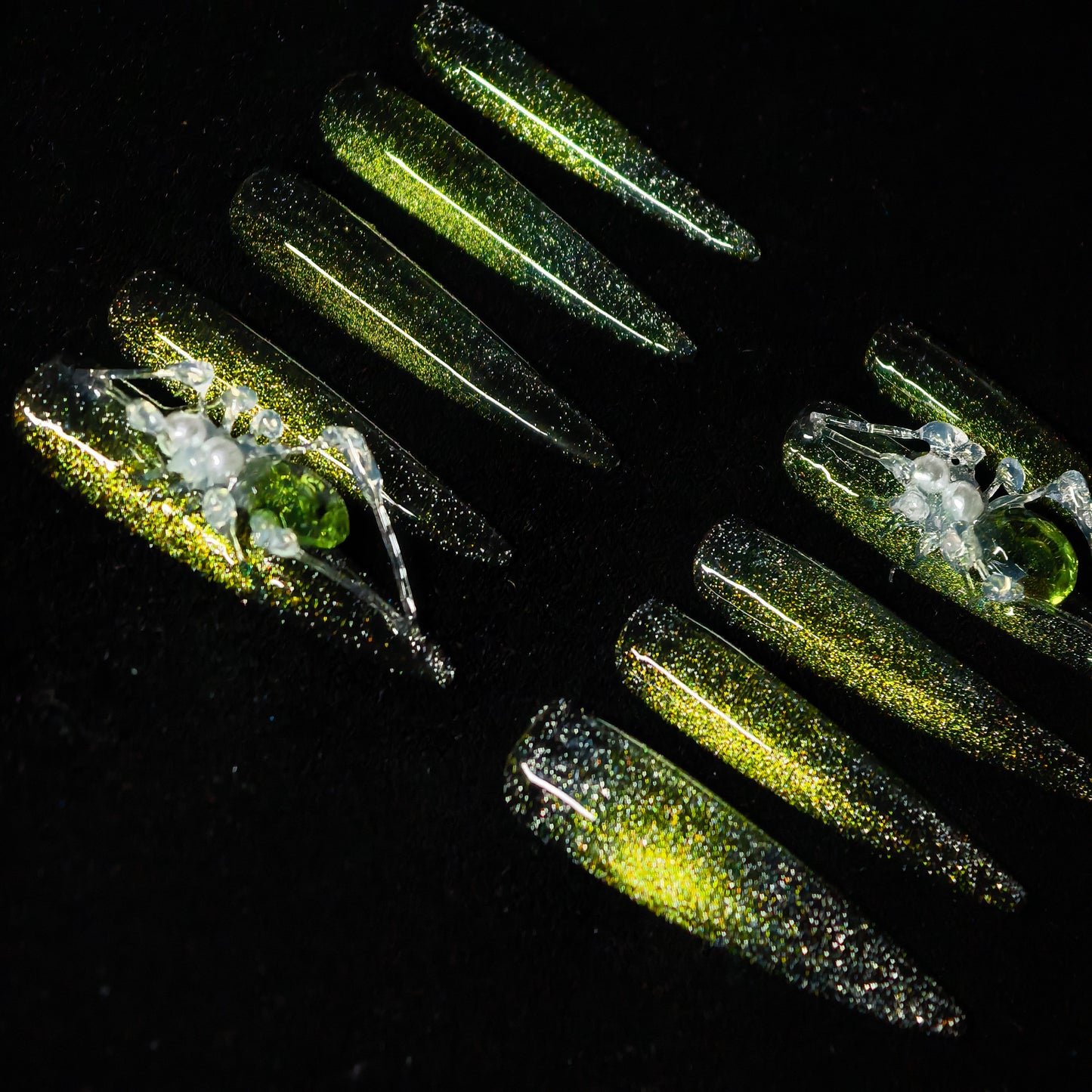 Luxury Emerald Green Glitter Press On Nails with 3D Spider Decor, Gothic Halloween Nail Tips for Women, Long Fake Nails Full Cover Reusable Manicure Set