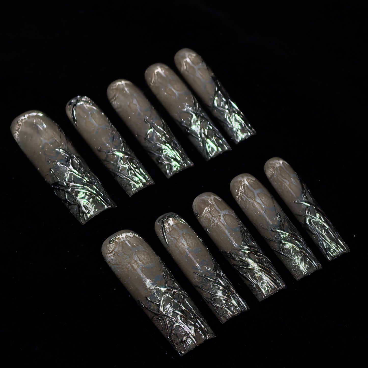 Gothic Stiletto Press On Nails with Cracked Glass & Metallic Accents, Fake Nails Extensions for Women, Hand-Painted 3D Reusable Nail Tips (10PCS) – Easy Apply Long Fake Nails