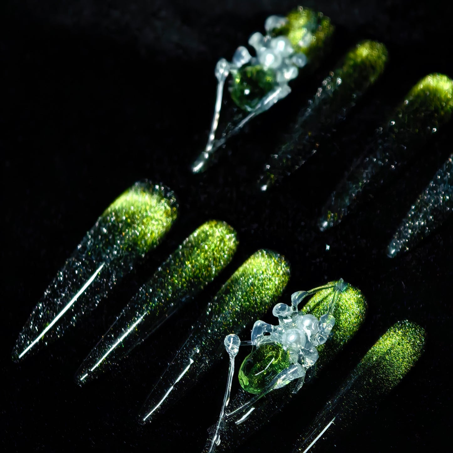 Luxury Emerald Green Glitter Press On Nails with 3D Spider Decor, Gothic Halloween Nail Tips for Women, Long Fake Nails Full Cover Reusable Manicure Set