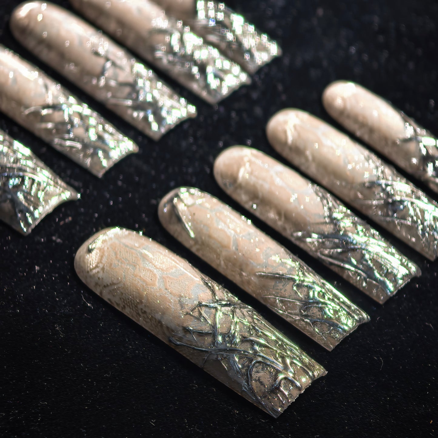 Gothic Stiletto Press On Nails with Cracked Glass & Metallic Accents, Fake Nails Extensions for Women, Hand-Painted 3D Reusable Nail Tips (10PCS) – Easy Apply Long Fake Nails